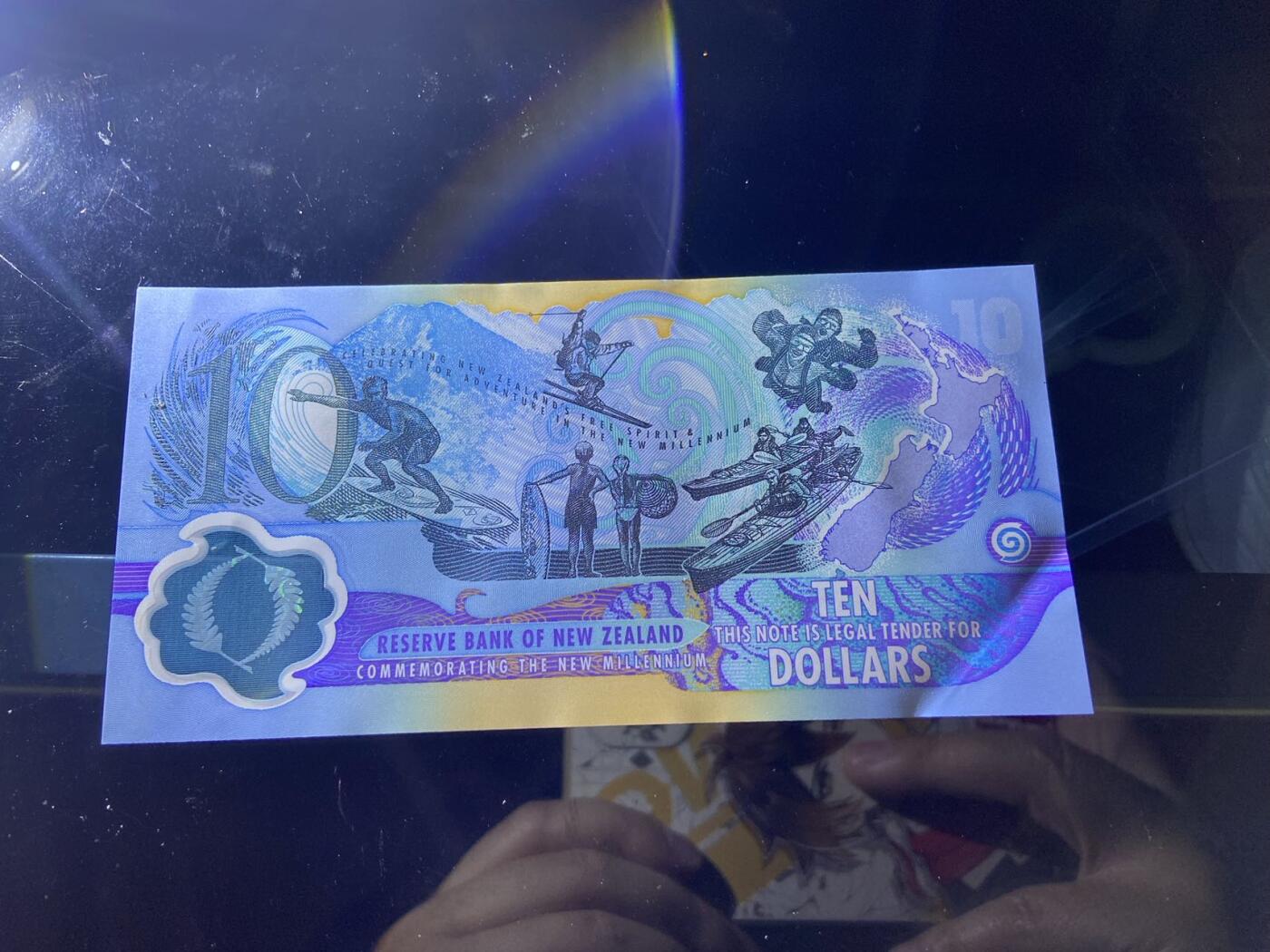 【炜奕收藏】，第二十期，裸钞专场 新西兰10元千禧年纪念钞，UNC-品相，有角折