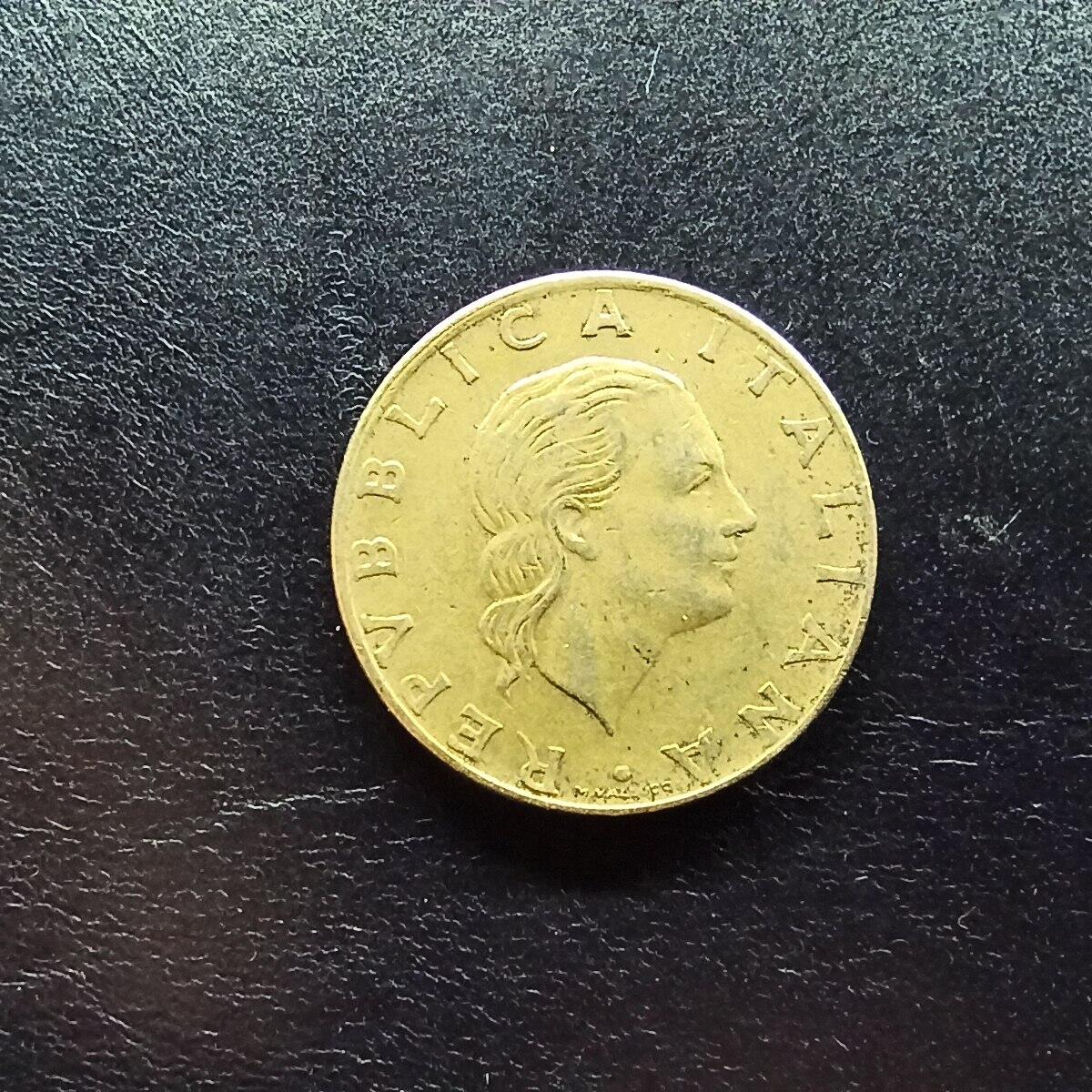 邮泉阁限时拍卖第十五场 各国硬币专场（拍卖结束后请付邮费，存留时间过长需全部邮寄） 意大利1990年200里拉纪念币