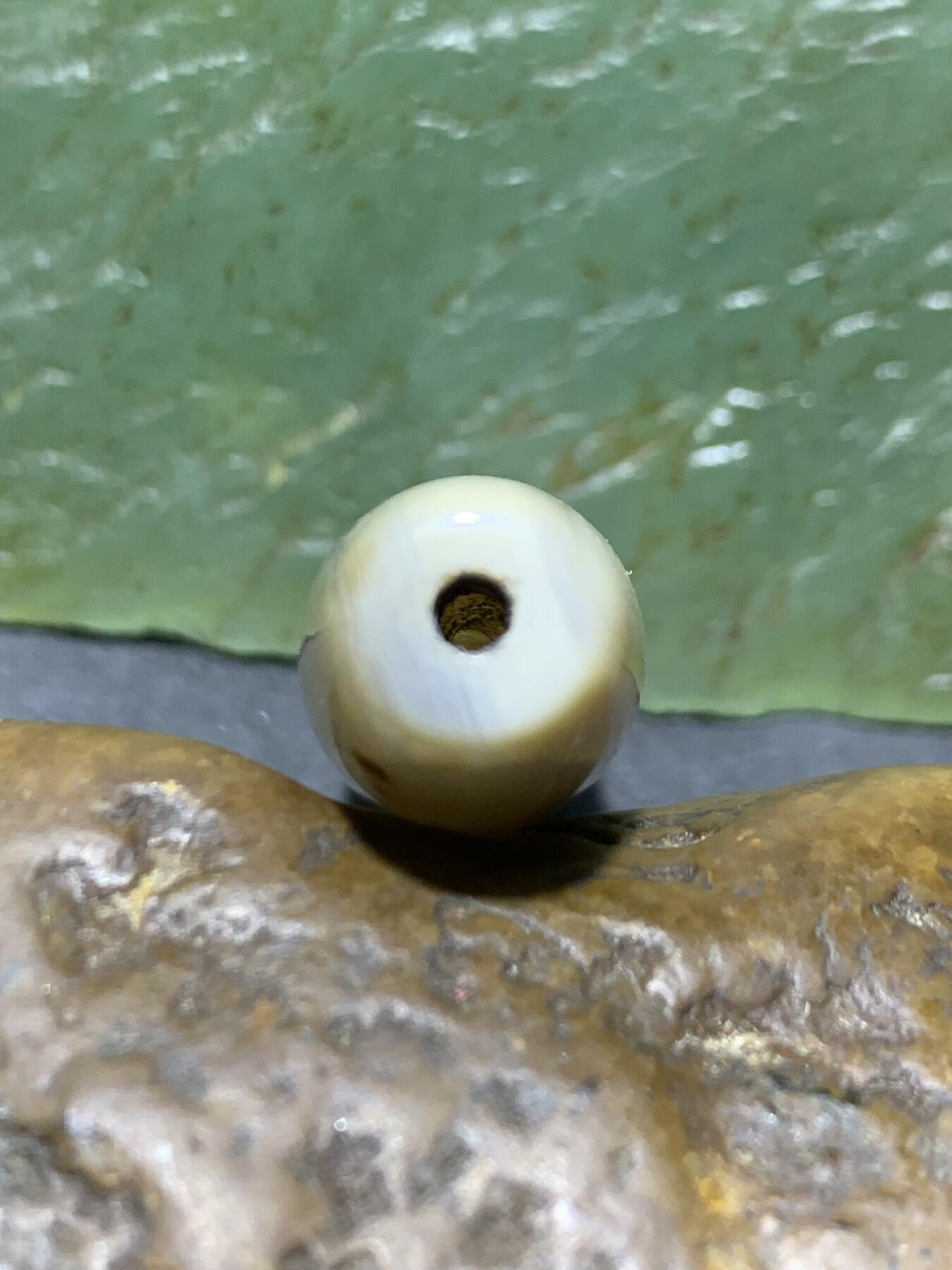精美高玉化天眼纹缠丝玛瑙桶珠一个