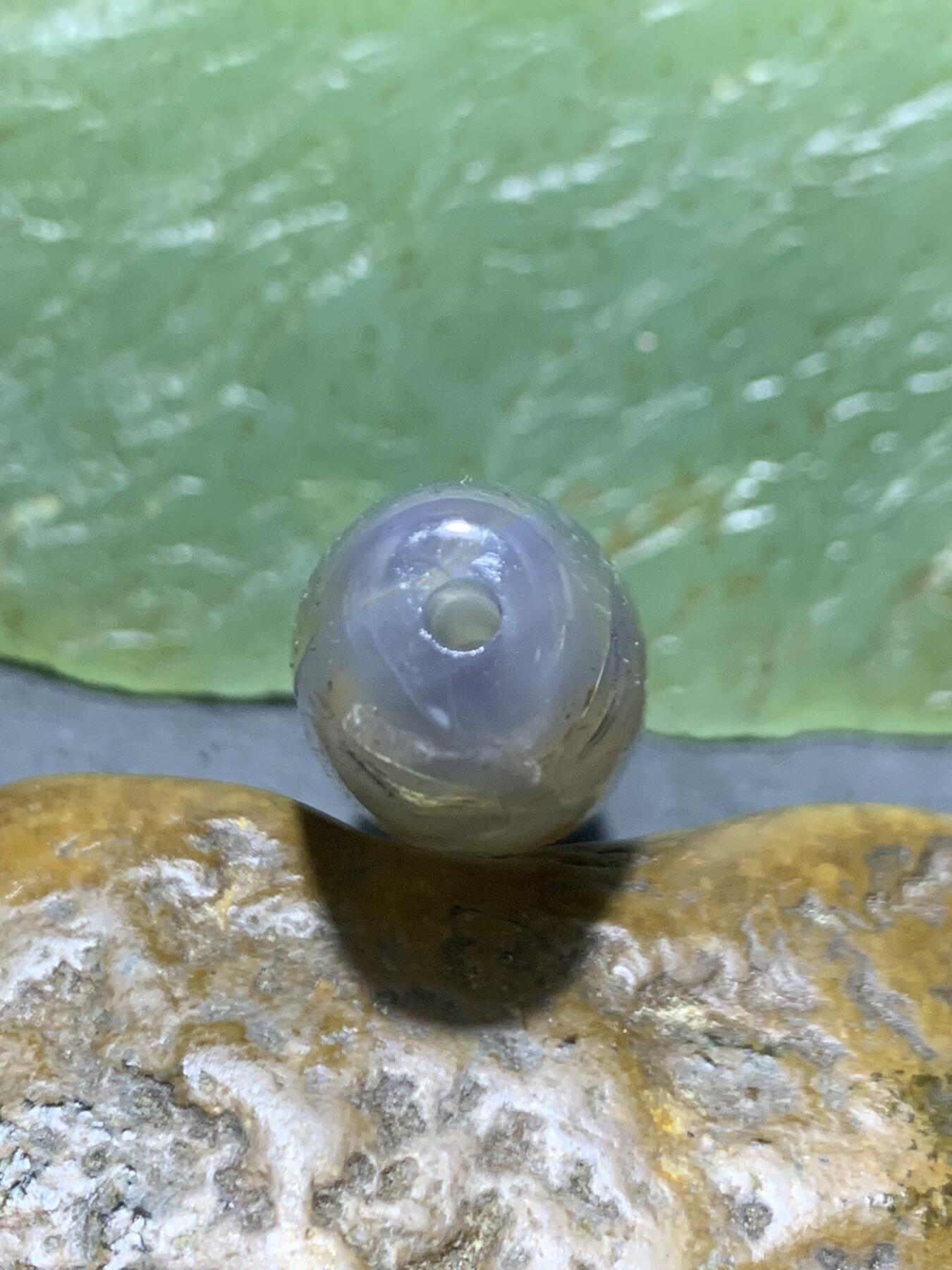 精美亚光高玉化草花纹巴西玛瑙手工俏色巧雕一心向佛意境桶珠一个