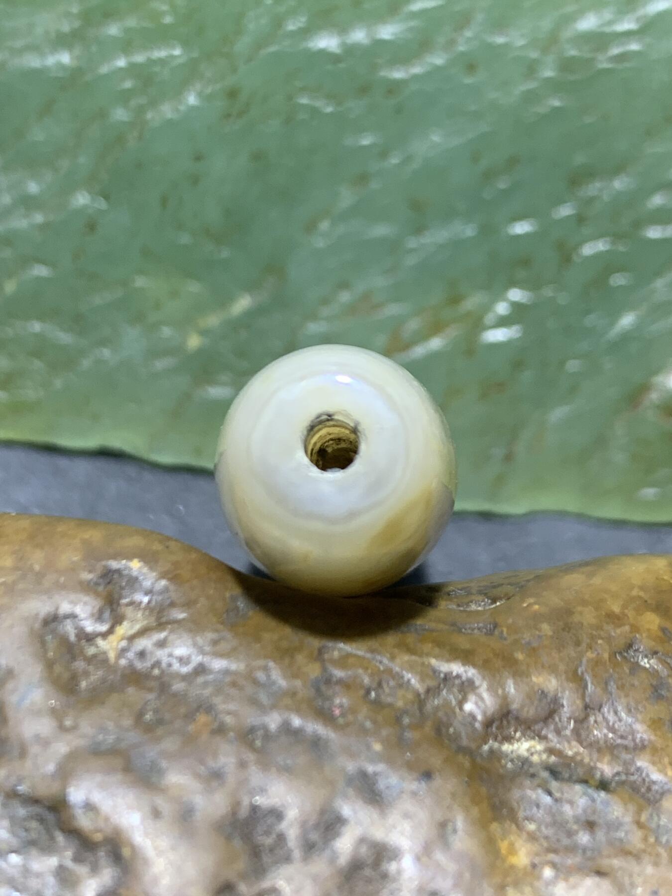 精美高玉化天眼纹缠丝玛瑙桶珠一个