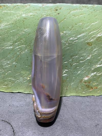 精美亚光高玉化草花纹巴西玛瑙手工俏色巧雕一心向佛意境桶珠一个 精美亚光高玉化草花纹巴西玛瑙手工俏色巧雕一心向佛意境桶珠一个