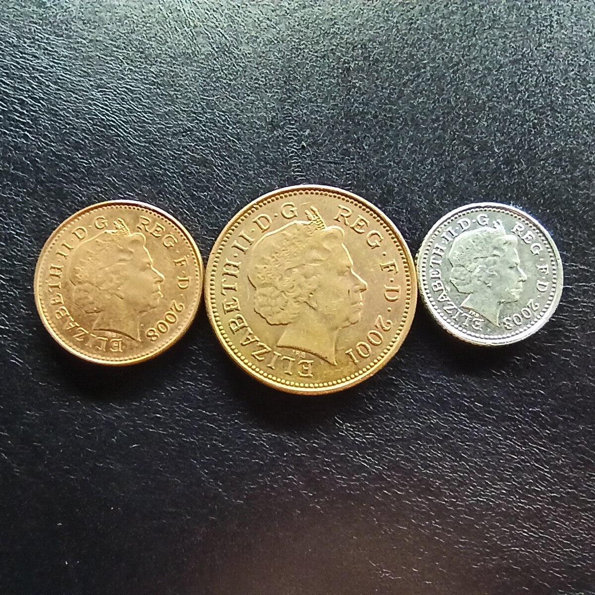 邮泉阁限时拍卖第十五场 各国硬币专场（拍卖结束后请付邮费，存留时间过长需全部邮寄） 英国伊丽莎白二世第三头像3枚