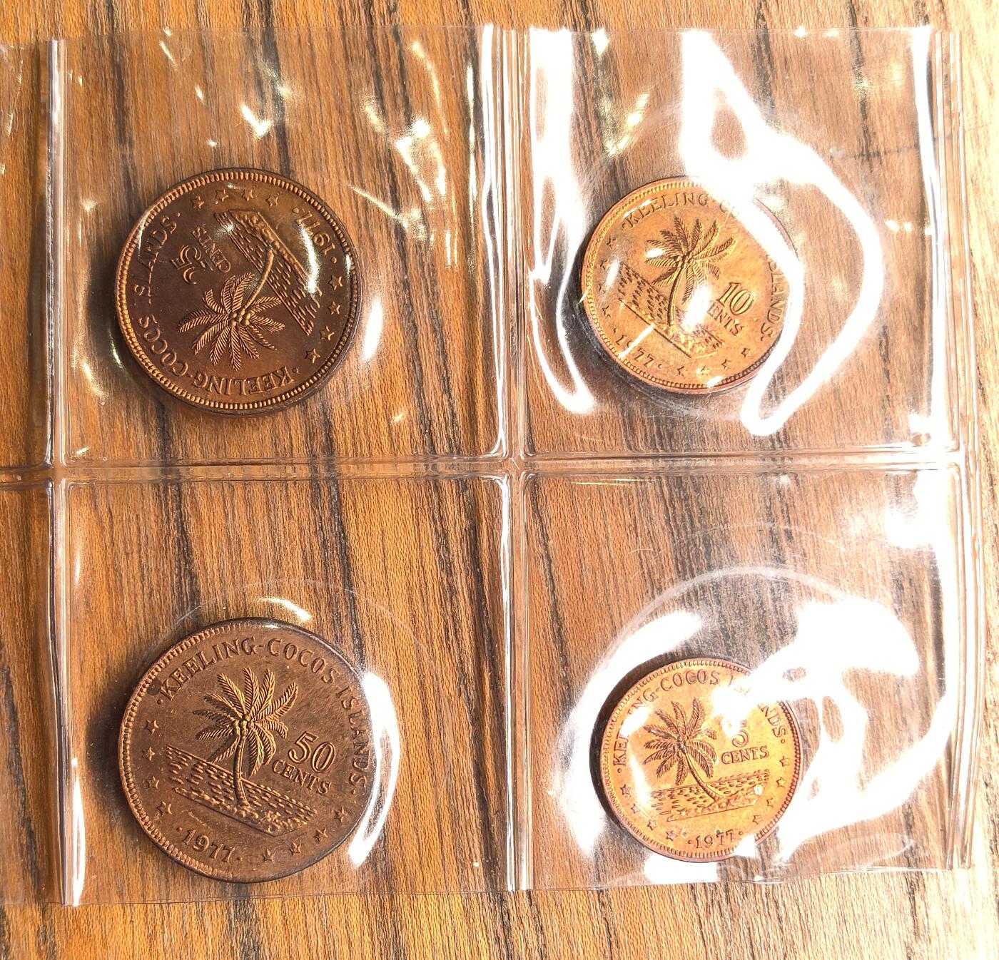 凡希社世界钱币微拍第二百九十三期 1977基林科科斯MINT SET &10/25卢比银币九枚大全套，UNC完未品，这套沉淀充分，现在相当少见了。现在