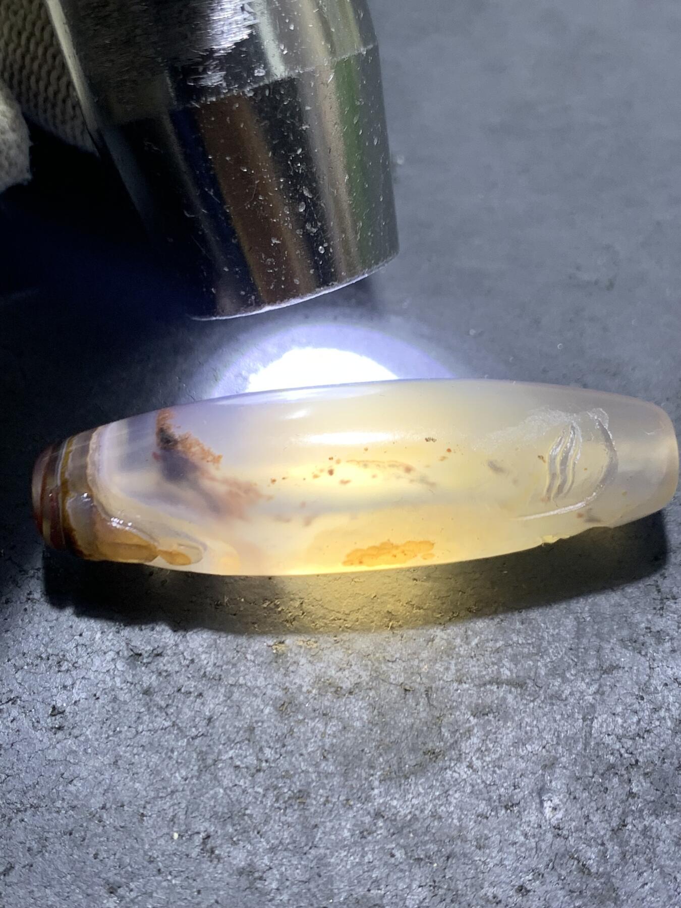 精美亚光高玉化草花纹巴西玛瑙手工俏色巧雕一心向佛意境桶珠一个