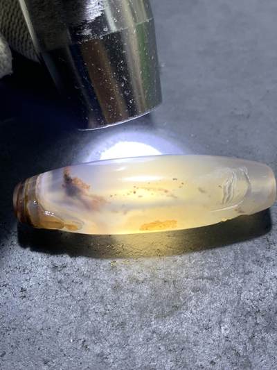 精美亚光高玉化草花纹巴西玛瑙手工俏色巧雕一心向佛意境桶珠一个 精美亚光高玉化草花纹巴西玛瑙手工俏色巧雕一心向佛意境桶珠一个