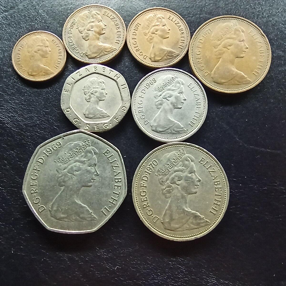 邮泉阁限时拍卖第十五场 各国硬币专场（拍卖结束后请付邮费，存留时间过长需全部邮寄） 英国伊丽莎白二世第二头像8枚
