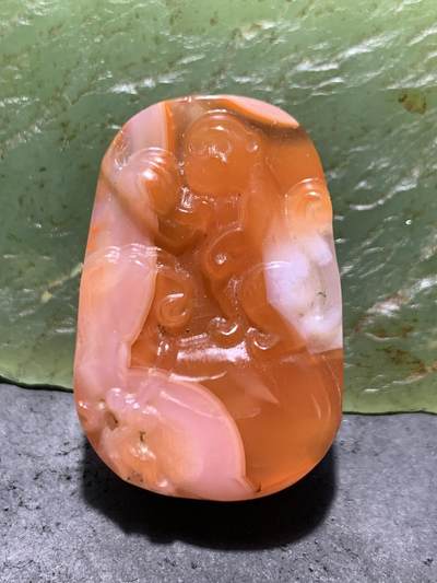 川料红白南红玛瑙雕刻灵猴蝴蝶吊坠一个 - 川料红白南红玛瑙雕刻灵猴蝴蝶吊坠一个