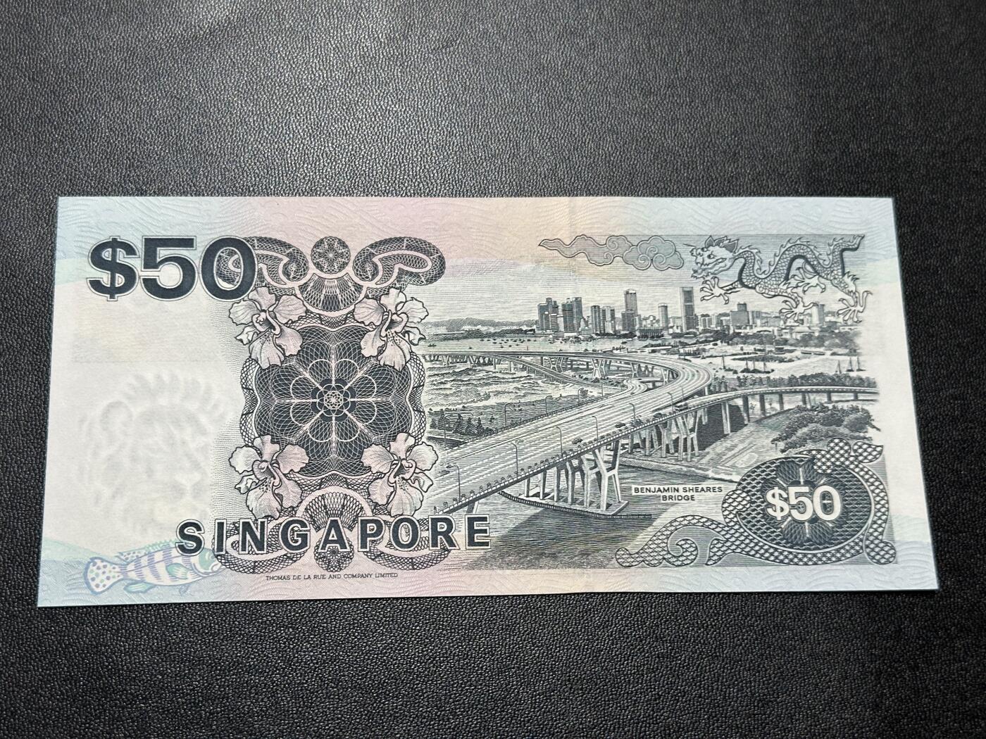 《外钞收藏家》第四百五十五期 新加坡船版50元（开窗金属线版）UNC