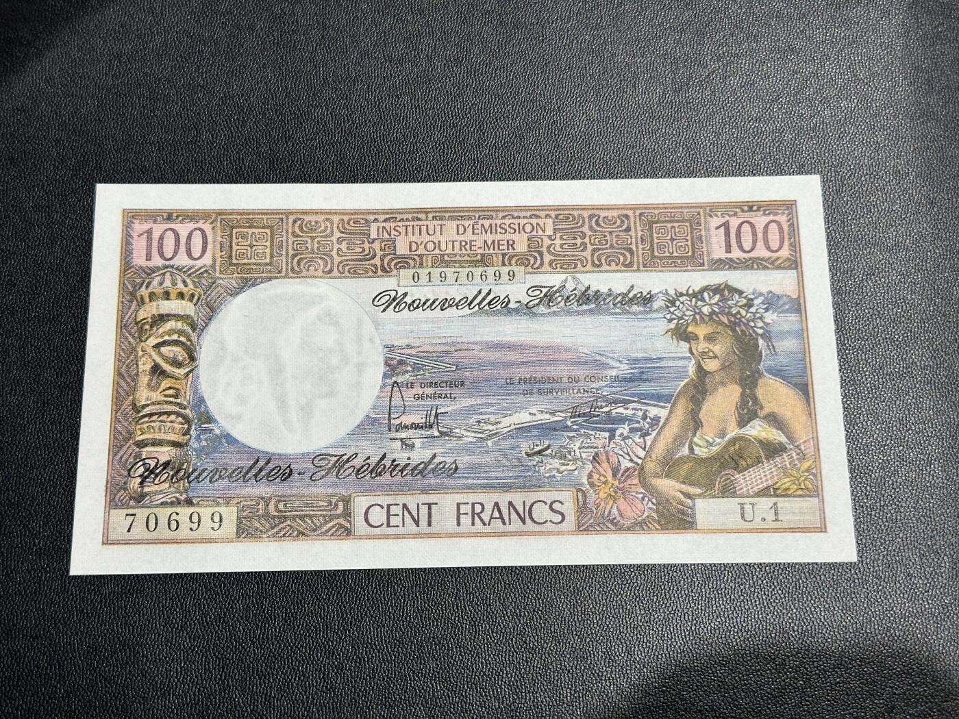 《外钞收藏家》第四百五十七期 1970-77年 新赫布里底100法郎  UNC-