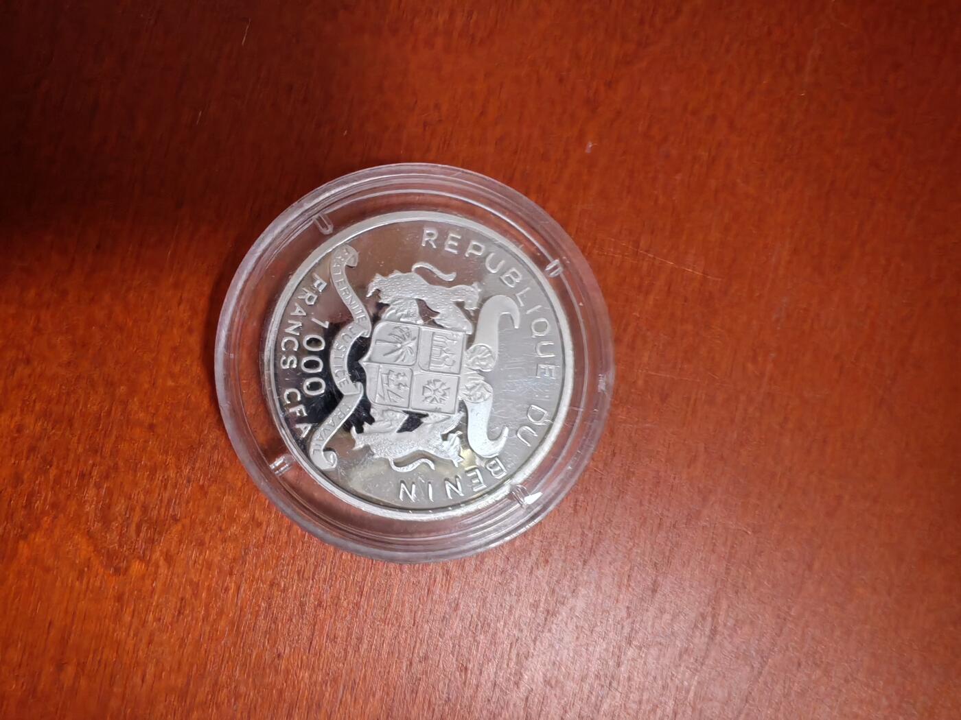 长老汇龙年精选第三十七场拍卖 2005贝宁弗格尔瓦伊德1000法郎精制银币，15克999银，稀少