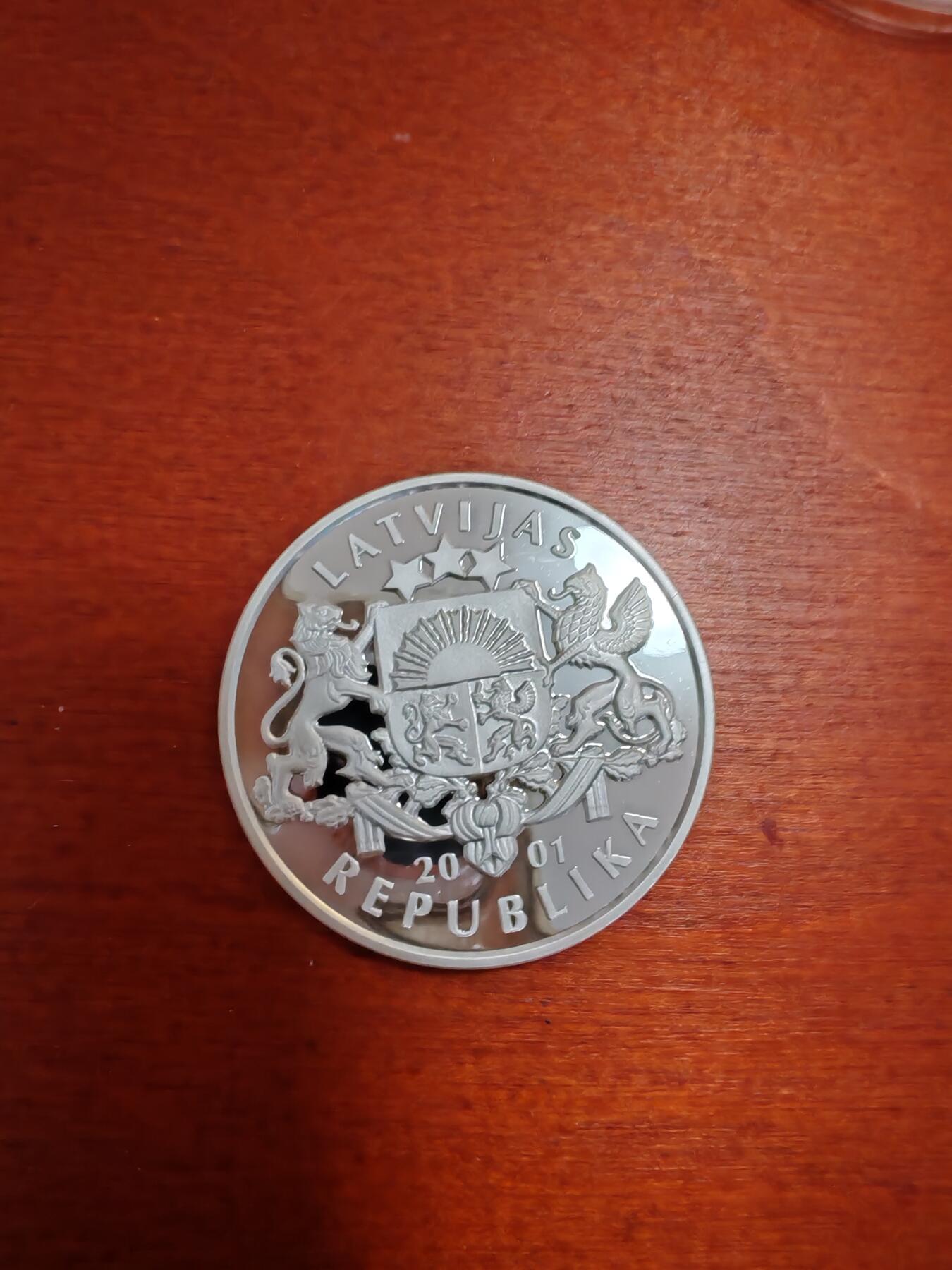 长老汇龙年精选第三十七场拍卖 2001拉脱维亚冰球1拉脱精制银币