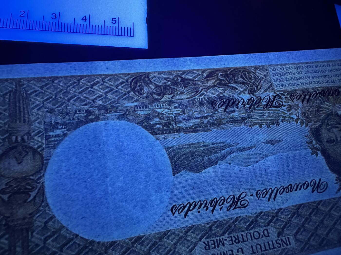 《外钞收藏家》第四百五十七期 1970-77年 新赫布里底100法郎  UNC-