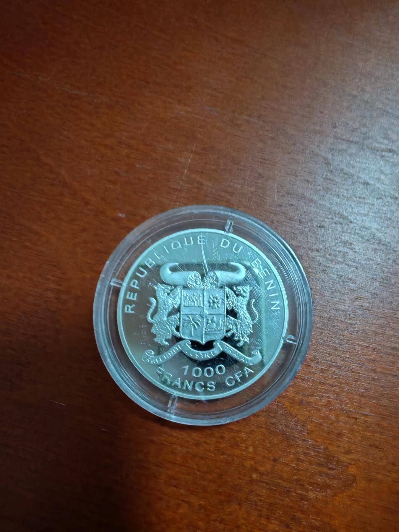 长老汇龙年精选第三十七场拍卖 2005贝宁莱辛1000法郎精制银币，15克999银，稀少
