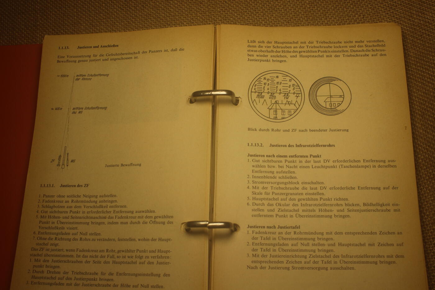 2024.12.19苏德主题拍卖 东德装甲兵培训手册，全书461页，内容涵盖各种装备分解，武器使用教学，小队战术，战例分析，以及北约装备识别图例 