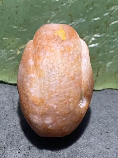 精美亚光战国红玛瑙手工俏色巧雕巨蟒灵蛇桶珠一个 精美亚光战国红玛瑙手工俏色巧雕巨蟒灵蛇桶珠一个