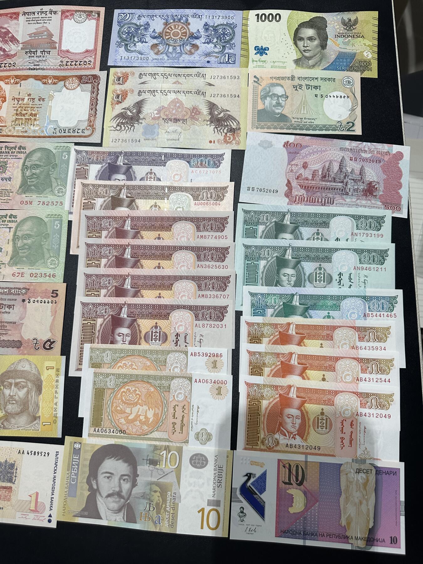 《外钞收藏家》第四百五十七期 37张精美纸币 全新UNC