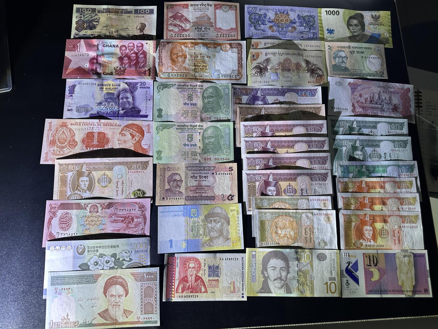 《外钞收藏家》第四百五十七期 37张精美纸币 全新UNC