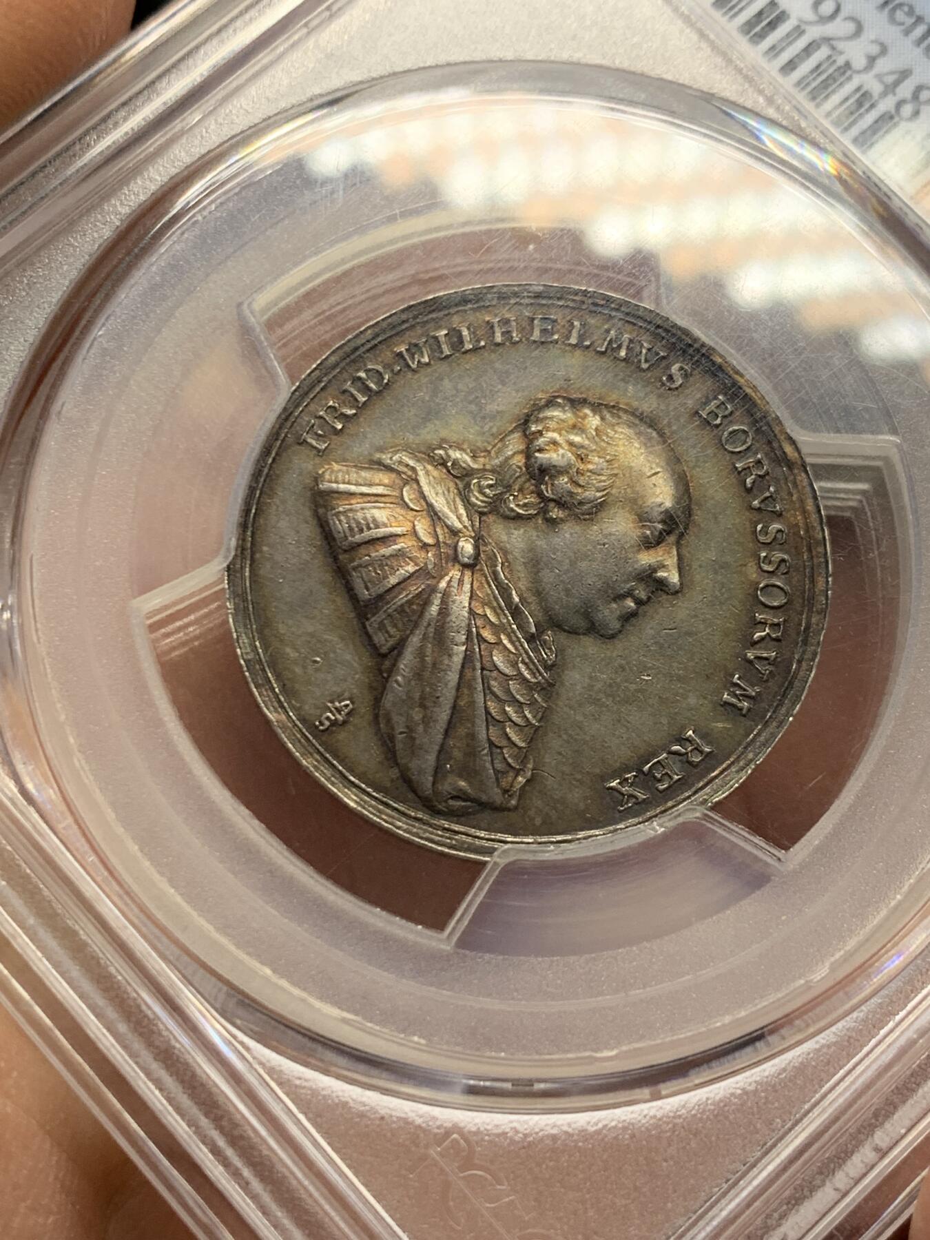 《竞宝斋》第338场 周日，周一，周二 3场连拍 （全场包邮） PCGS MS62 德国 1793 普鲁士 威廉二世 纪念银章 稀少品种 来自南普鲁士的致敬 双面深彩 飞翔的不死鸟 细节非常好