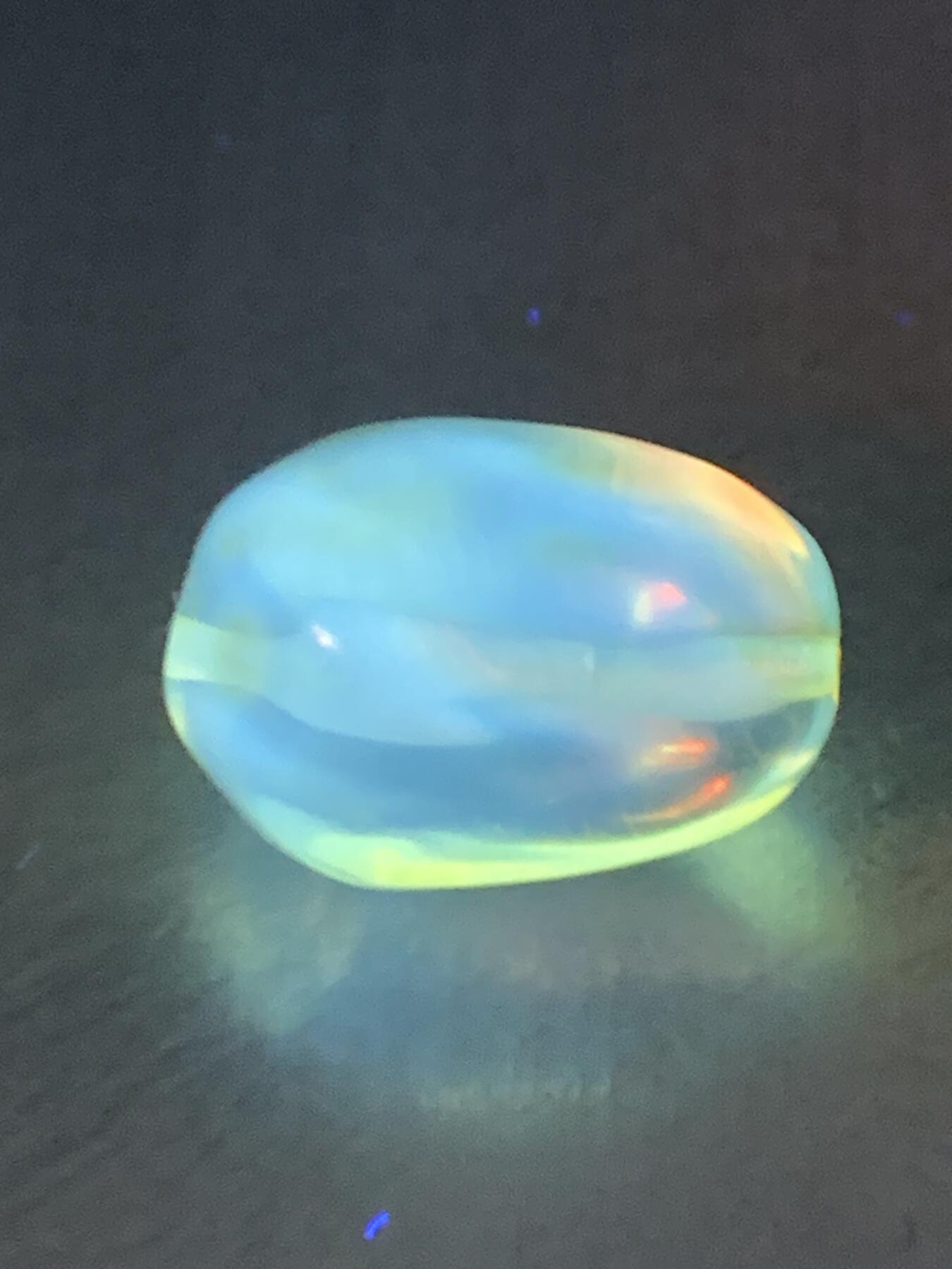 精美天然乌克兰原矿金珀随形珠一个