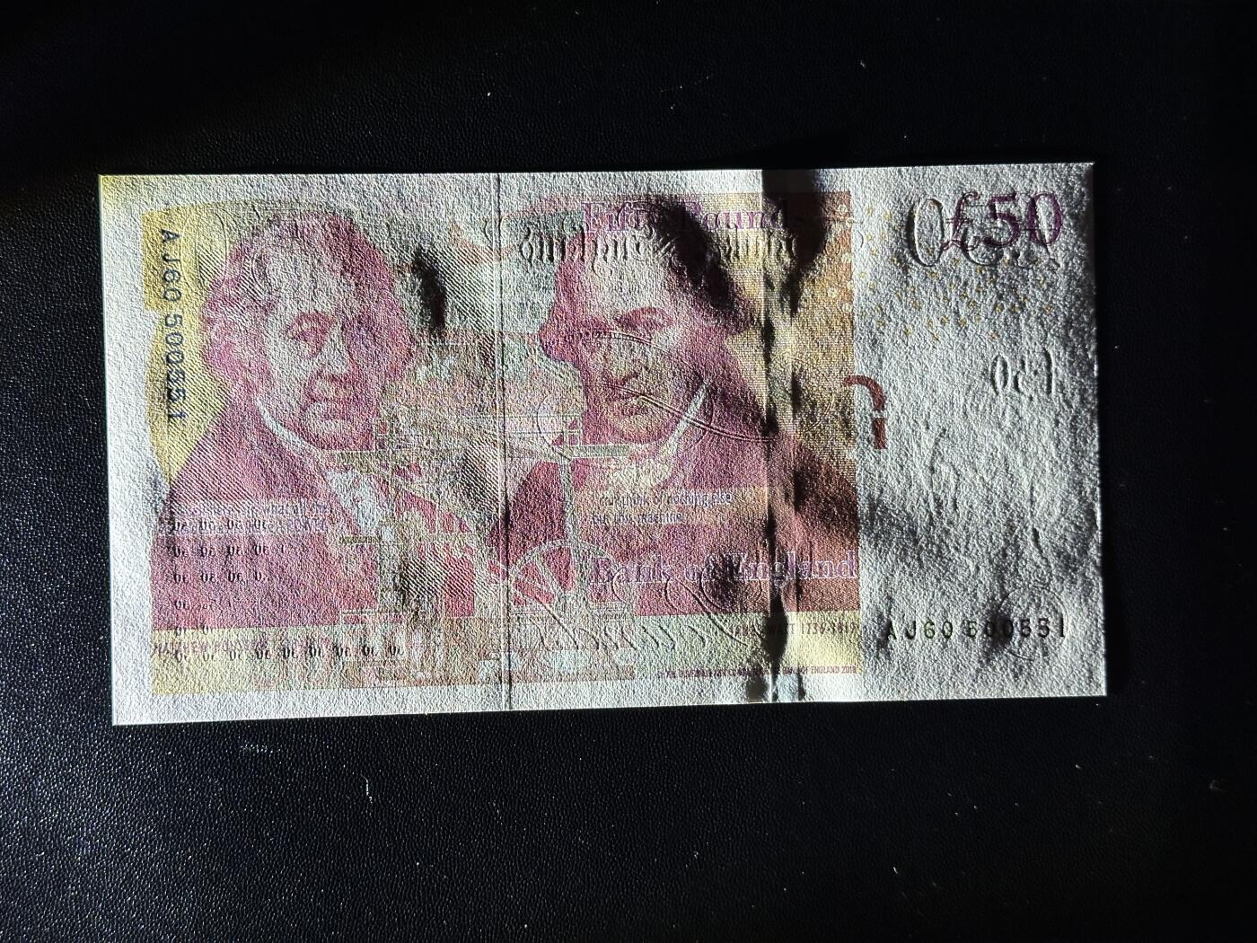 《外钞收藏家》第四百五十七期 英国F序列50镑 全新UNC 无47 靓号 尾551