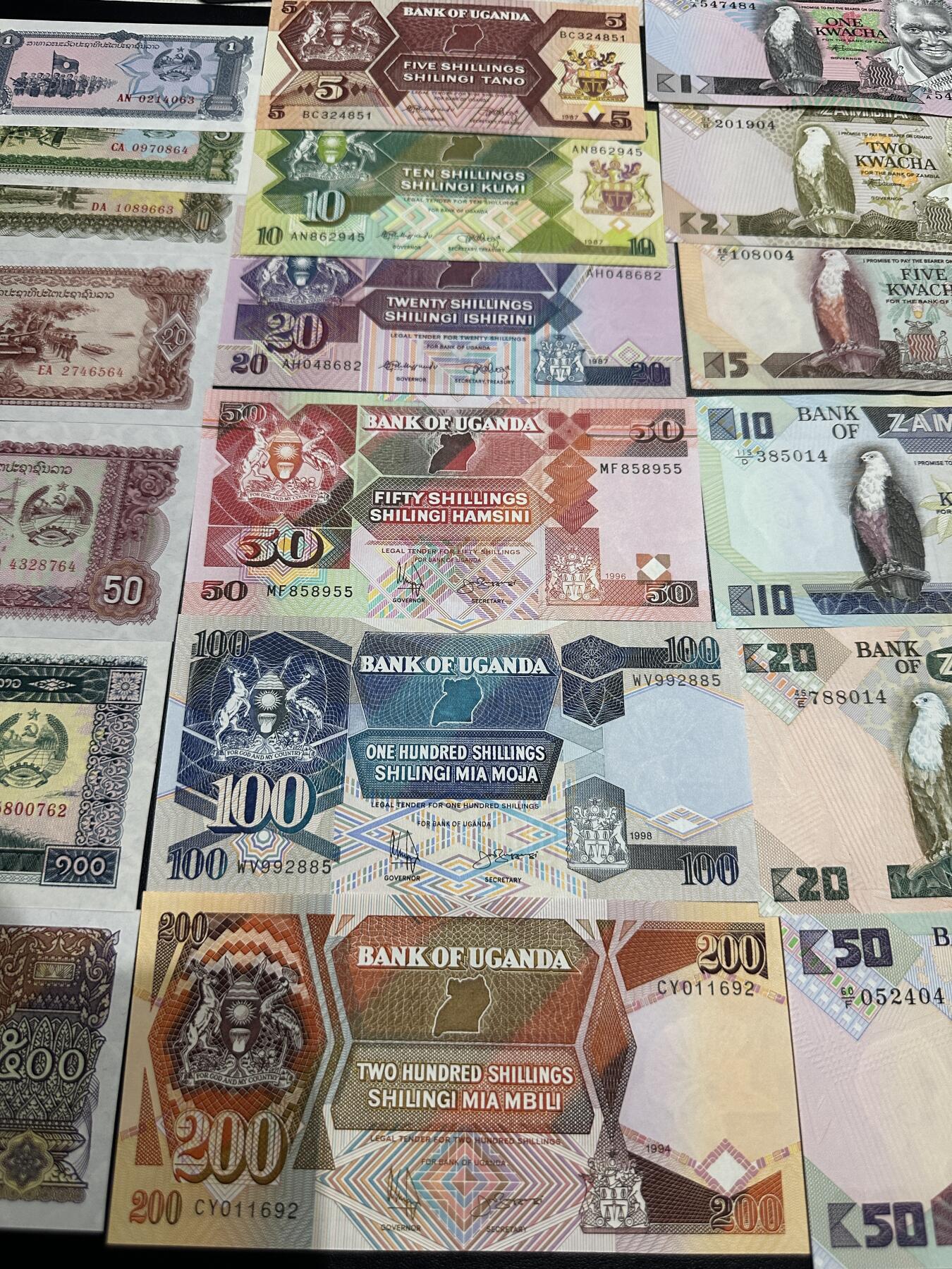 《外钞收藏家》第四百五十七期 三个国家三套纸币 19张一起 全新UNC