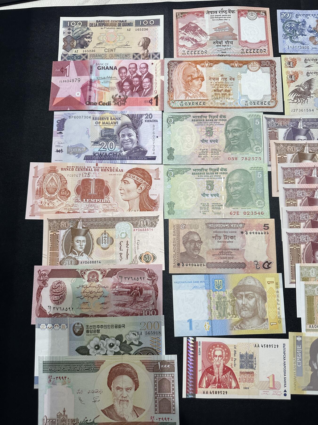 《外钞收藏家》第四百五十七期 37张精美纸币 全新UNC