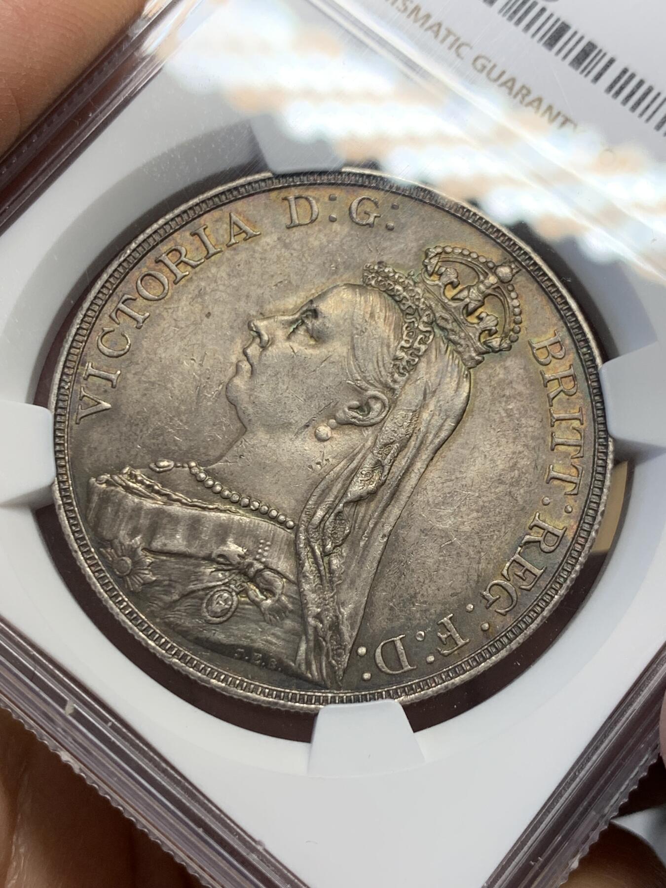 《竞宝斋》第338场 周日，周一，周二 3场连拍 （全场包邮） NGC-MS62 英国1888年 1克朗 马剑大银币 五彩包浆 最少年份MS品种稀缺