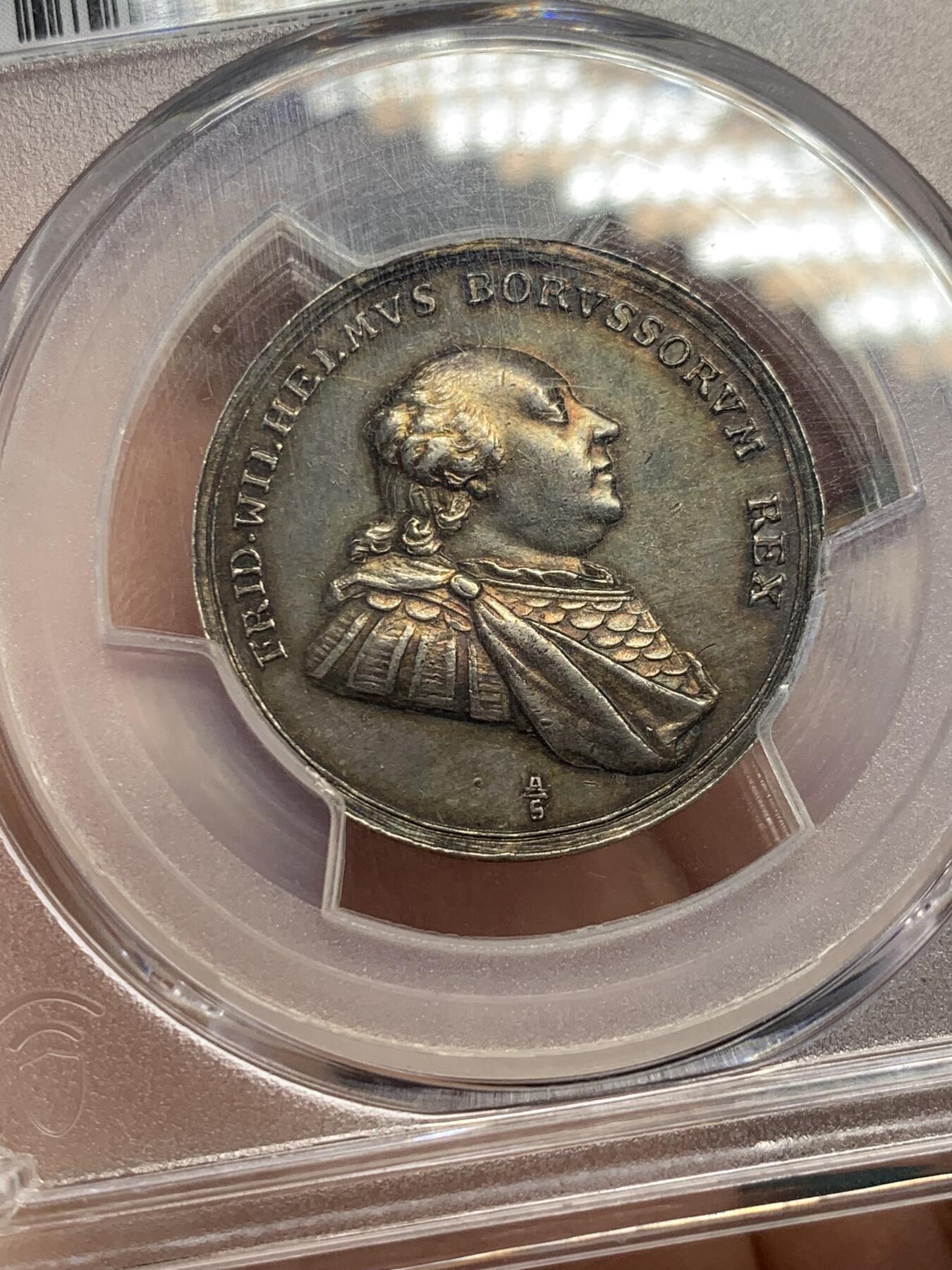 《竞宝斋》第338场 周日，周一，周二 3场连拍 （全场包邮） PCGS MS62 德国 1793 普鲁士 威廉二世 纪念银章 稀少品种 来自南普鲁士的致敬 双面深彩 飞翔的不死鸟 细节非常好