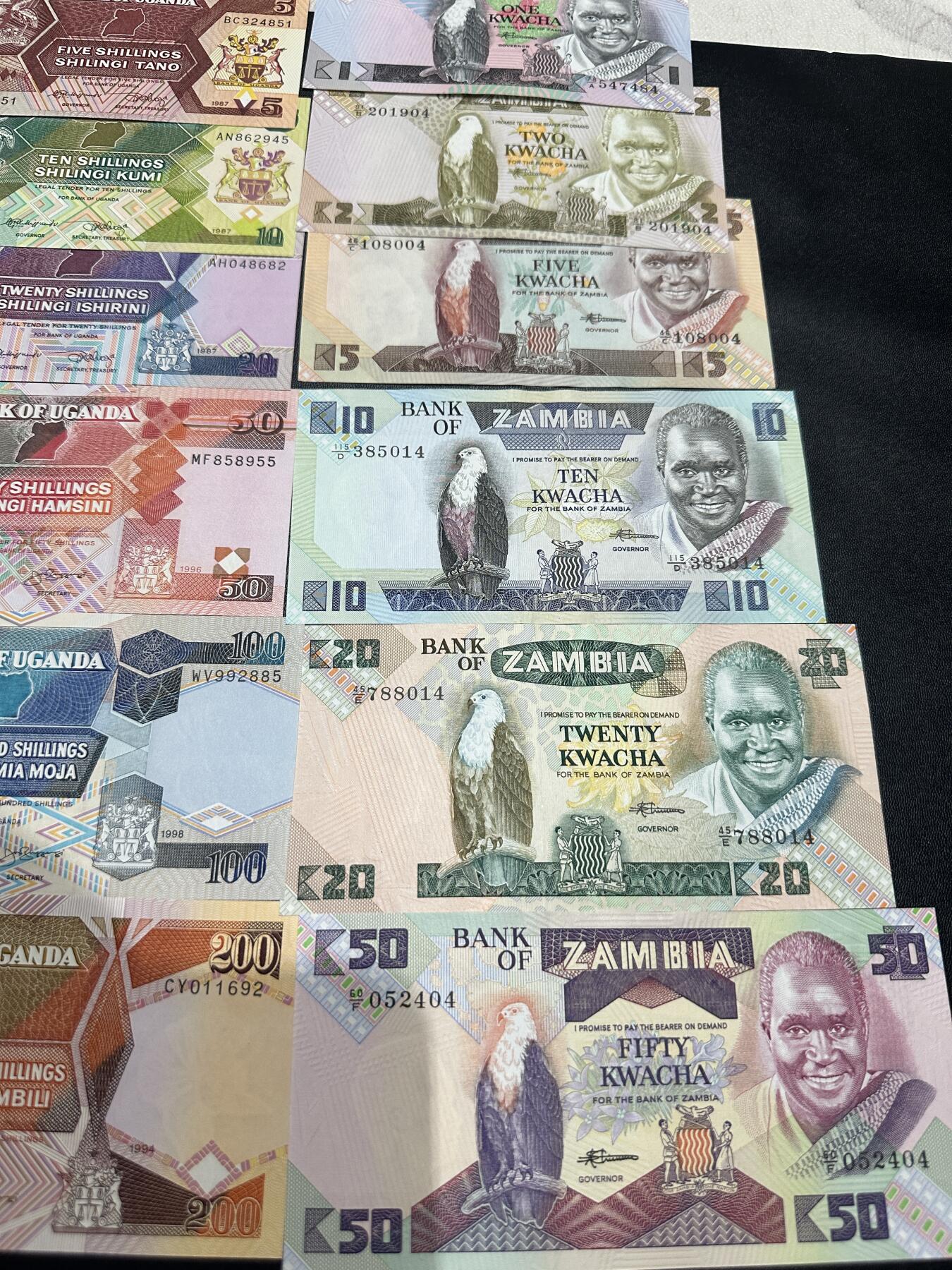 《外钞收藏家》第四百五十七期 三个国家三套纸币 19张一起 全新UNC