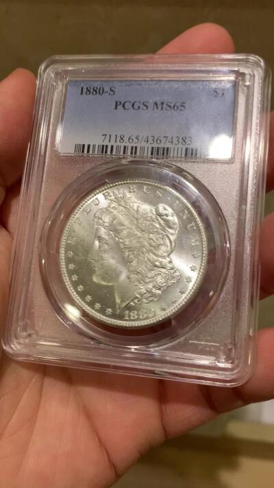 《竞宝斋》第338场 周日，周一，周二 3场连拍 （全场包邮） PCGS MS65 美国1880S摩根银币 干净白币车轮光晃眼