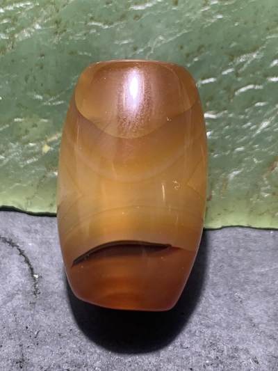 精美高玉化天眼纹缠丝玛瑙随形桶珠一颗， 精美高玉化天眼纹缠丝玛瑙随形桶珠一颗，