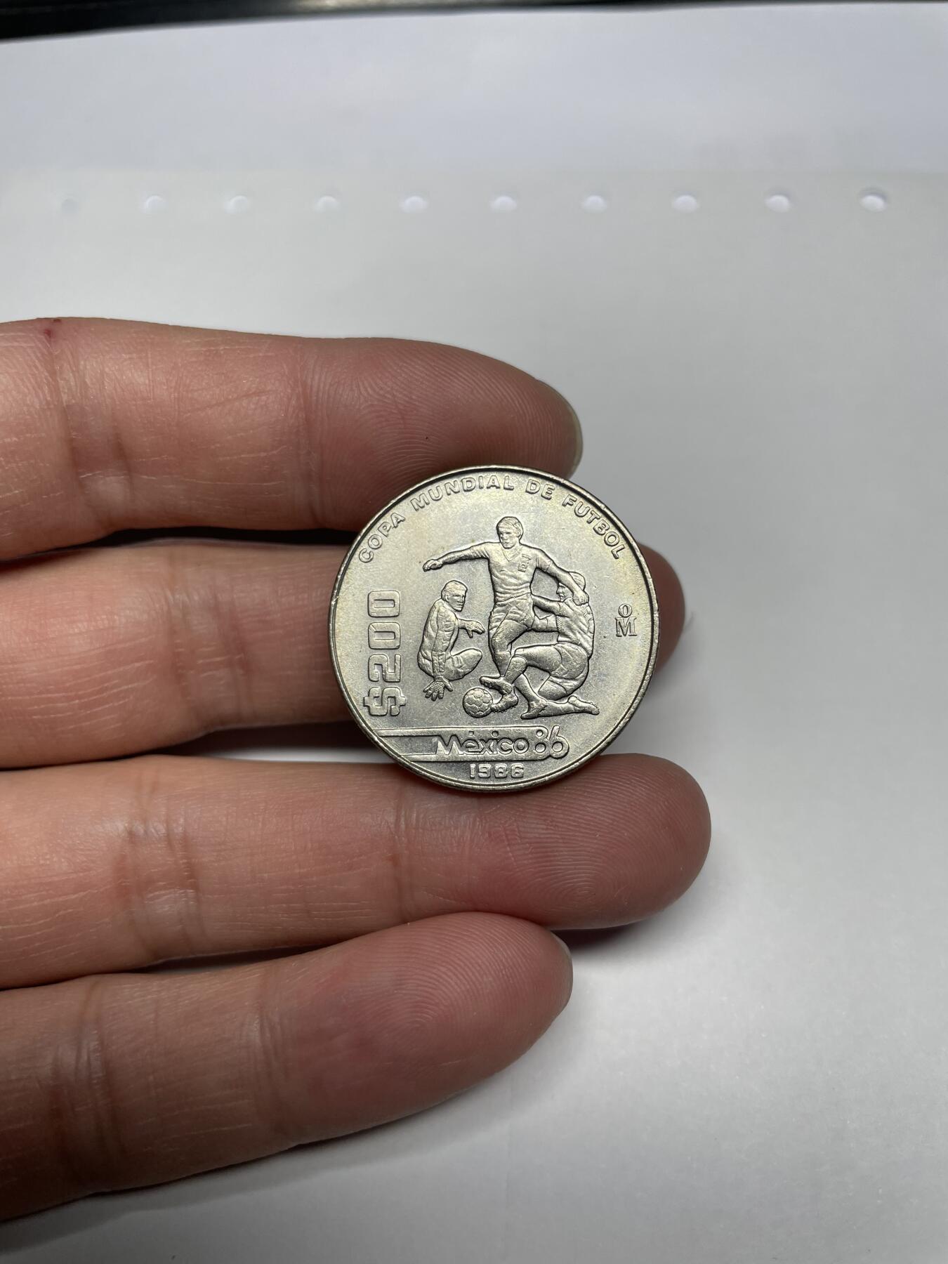 每日一拍，2024年集古藏今外币拍卖第十九期-第5场—（总第185拍），可以寄存60天，满160元包邮。 1986年墨西哥200比索