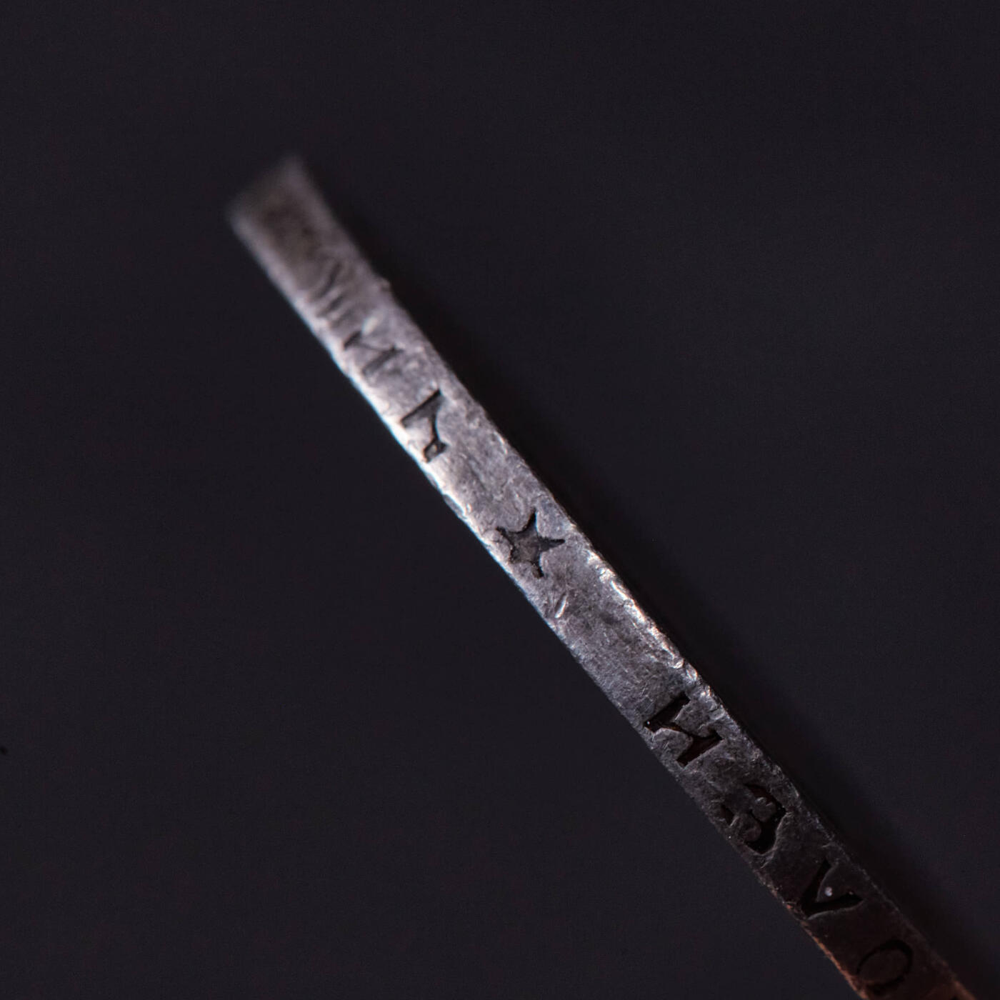 【俄甄集藏】2024年(031)  12-18 星期三晚 19:30 全场包邮