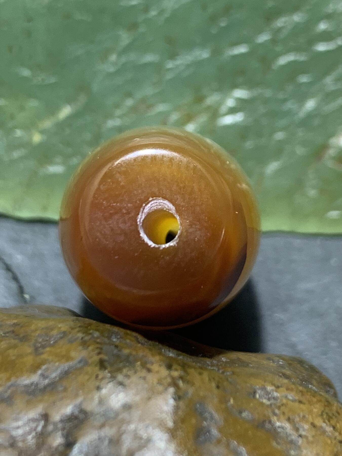 精美高玉化天眼纹缠丝玛瑙随形桶珠一颗，