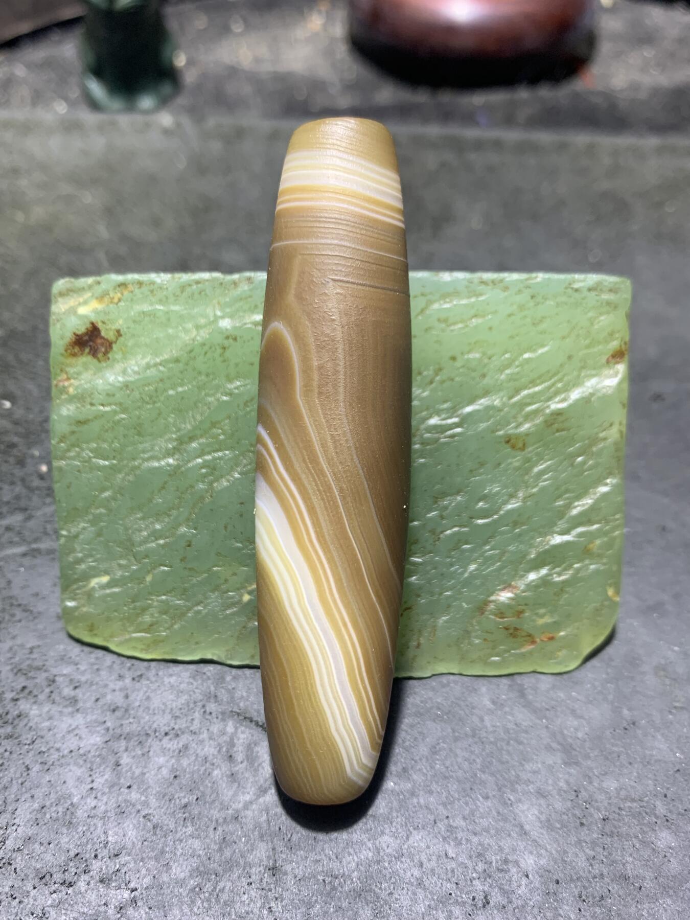 精美风化千层纹天珠形缠丝玛瑙大桶珠一颗，