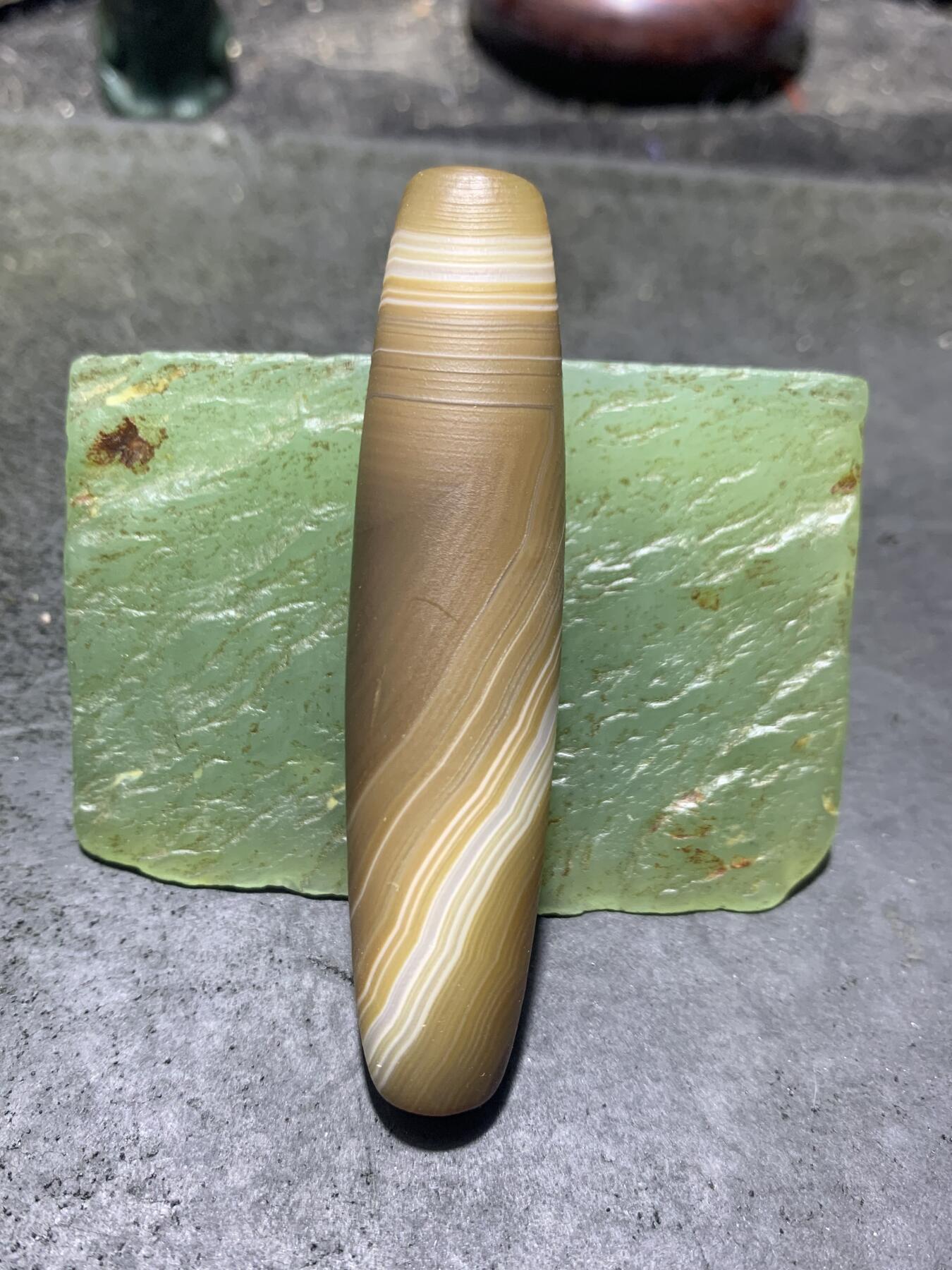 精美风化千层纹天珠形缠丝玛瑙大桶珠一颗，