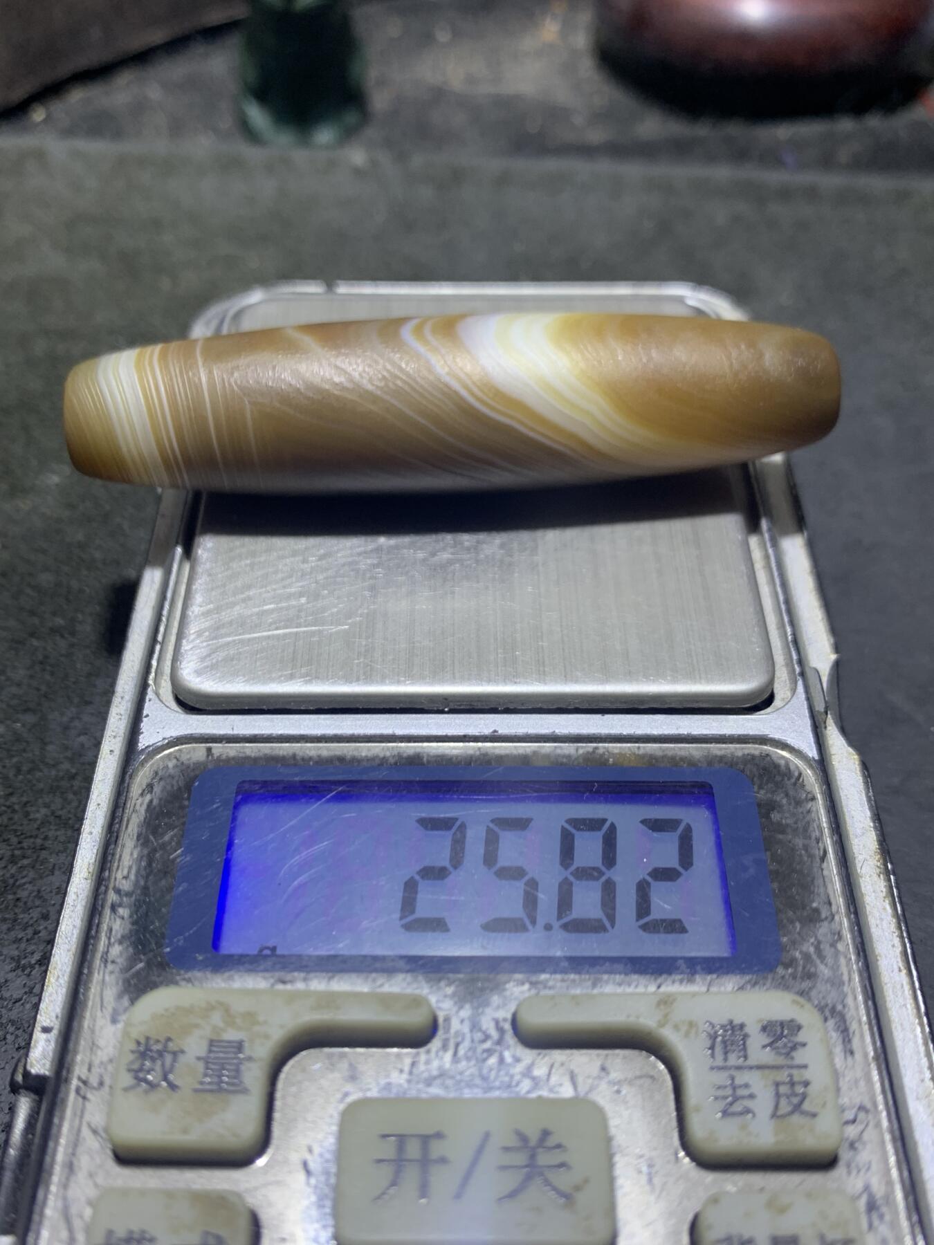 精美风化千层纹天珠形缠丝玛瑙大桶珠一颗，