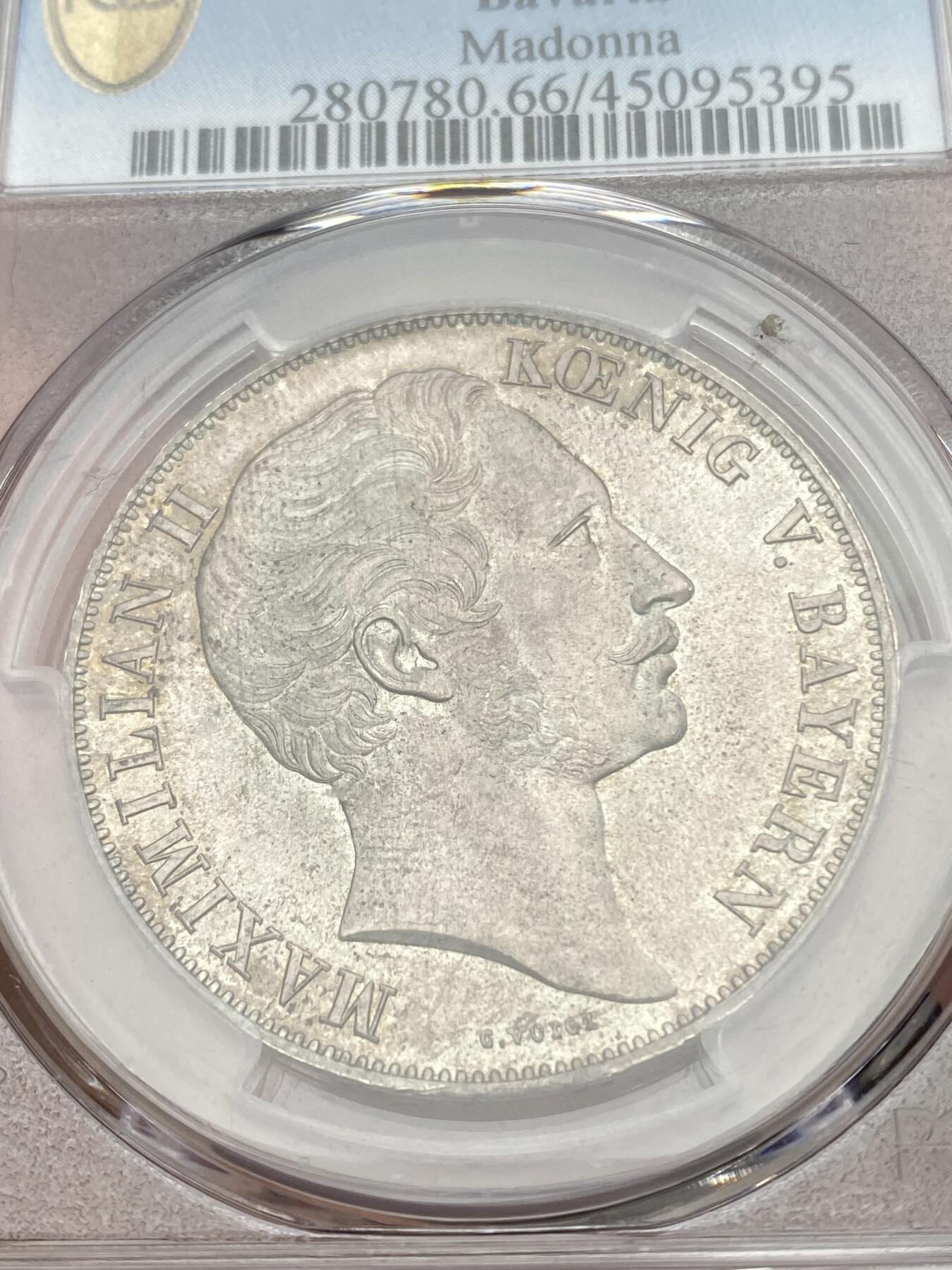万国钱币拍卖第039期 PCGS MS66 1855德国巴伐利亚圣母抱婴纪念柱2古尔登 为了纪念圣母抱婴纪念柱修复完成而发行，比较常见的品种，但是能有如此状态的66分也是凤毛麟角了。