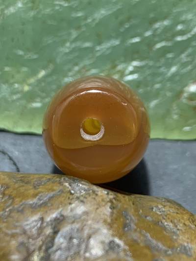 精美高玉化天眼纹缠丝玛瑙随形桶珠一颗， 精美高玉化天眼纹缠丝玛瑙随形桶珠一颗，