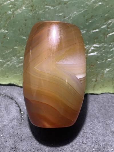 精美高玉化天眼纹缠丝玛瑙随形桶珠一颗， 精美高玉化天眼纹缠丝玛瑙随形桶珠一颗，