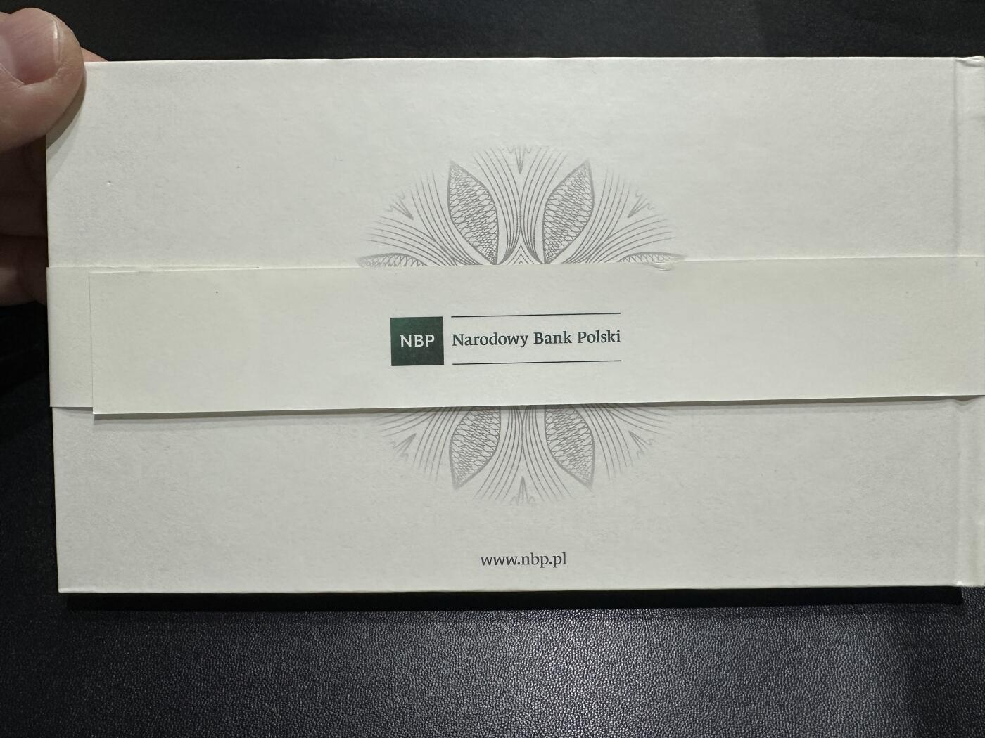 《外钞收藏家》第四百五十七期 波兰1-500兹罗提纸币大全套 9张一套 1990年版 带原装册