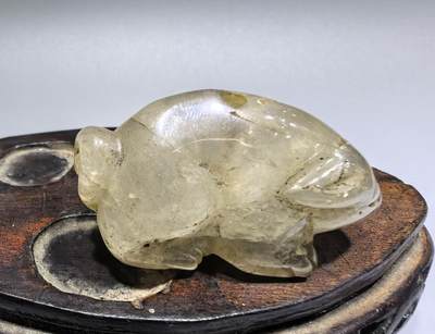 创汇时期白水晶玉兔吊坠挂件，品相如图所示。尺寸:宽4.5cm*高2.7cm*厚1.8cm - 创汇时期白水晶玉兔吊坠挂件，品相如图所示。尺寸:宽4.5cm*高2.7cm*厚1.8cm