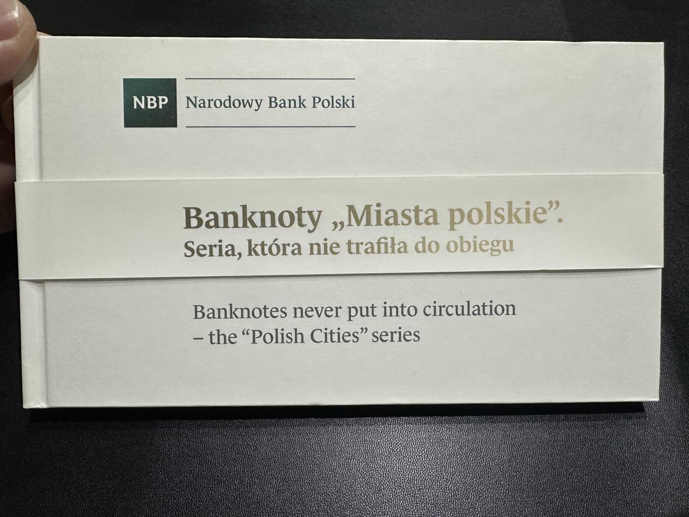 《外钞收藏家》第四百五十七期 波兰1-500兹罗提纸币大全套 9张一套 1990年版 带原装册
