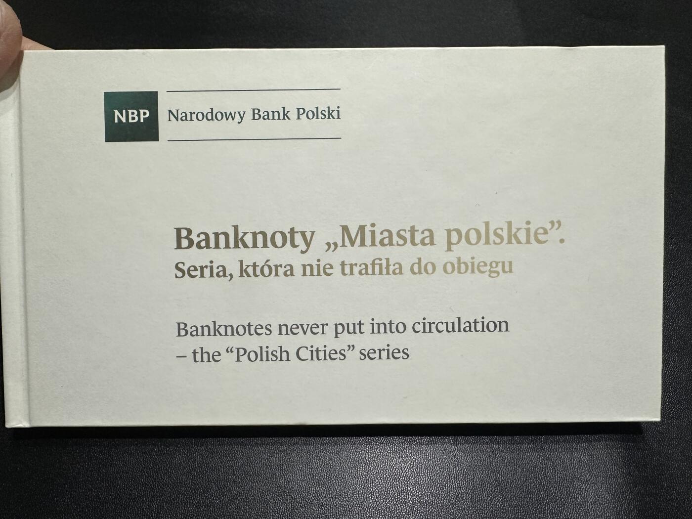 《外钞收藏家》第四百五十七期 波兰1-500兹罗提纸币大全套 9张一套 1990年版 带原装册