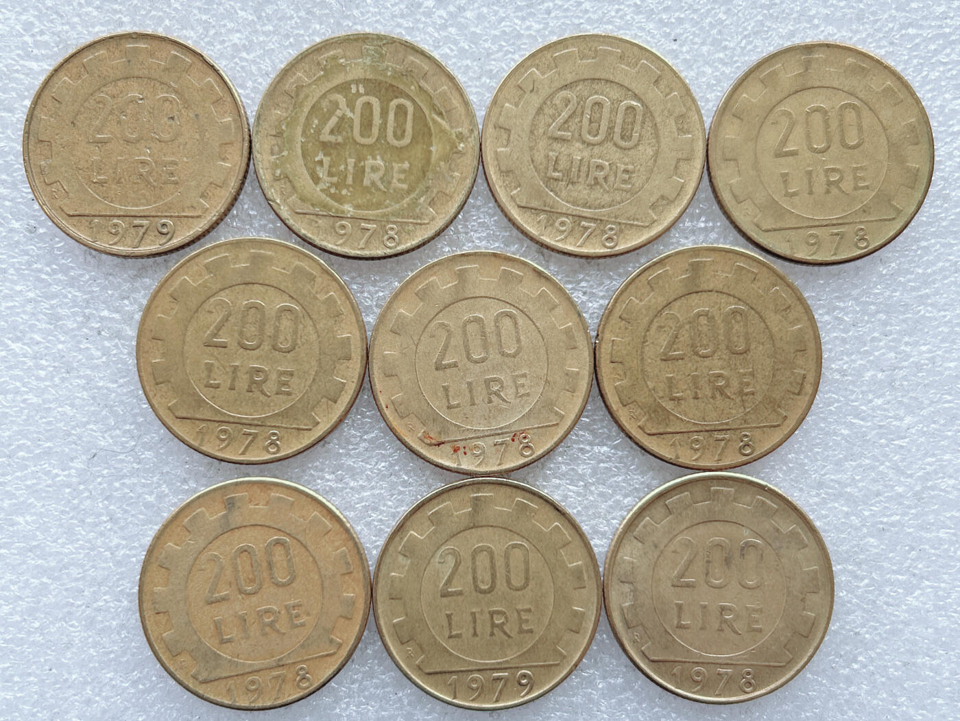 第一海外回流一元起拍收藏 散集专场. 第152期 意大利70年代200里拉铜币 10枚
