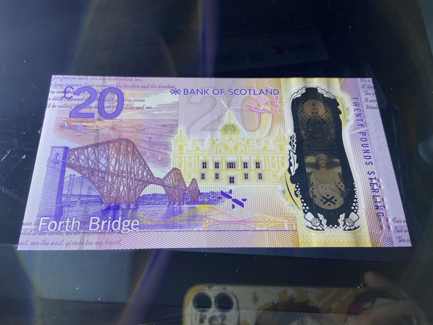 【炜奕收藏】，二十一期 苏格兰银行20镑，UNC-品相，有一处极轻微压痕