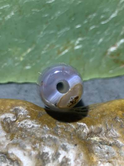 精美亚光高玉化巴西玛瑙手工俏色巧雕悟字桶珠一个！ 精美亚光高玉化巴西玛瑙手工俏色巧雕悟字桶珠一个！