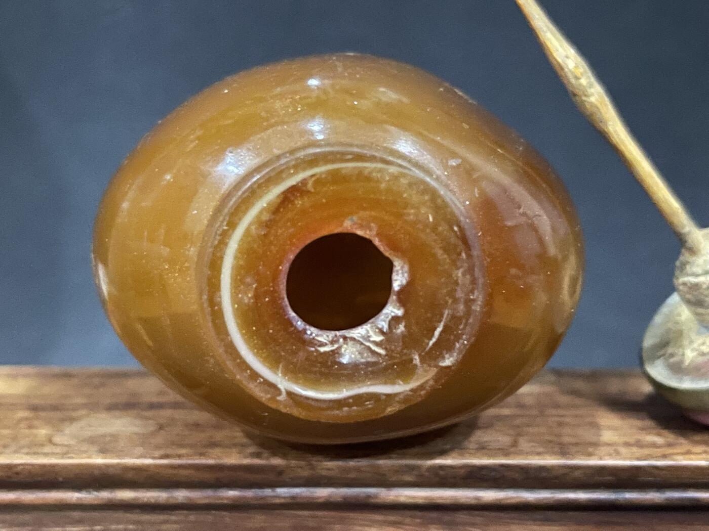 海外回流精品拍卖 英国回流清代玛瑙鼻炎壶 尺寸：高7.2cm。
