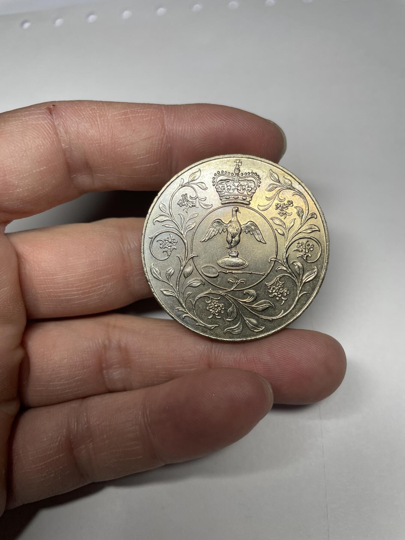 每日一拍，2024年集古藏今外币拍卖第十九期-第6场—（总第186拍），可以寄存60天，满160元包邮。 1977年英国克朗纪念币